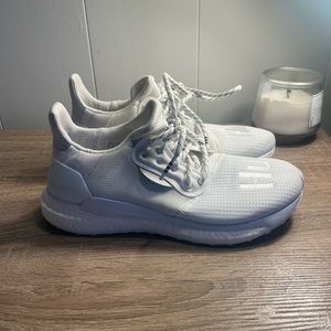 Adidas Pharell Shoes - W8/M7